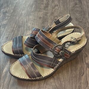 Fly London Salm Verde 631 Sandals